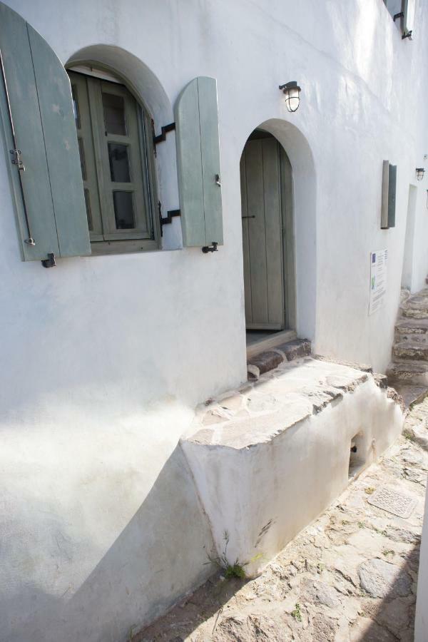 Villa Pyrgos Stone House à Emporeiós Extérieur photo