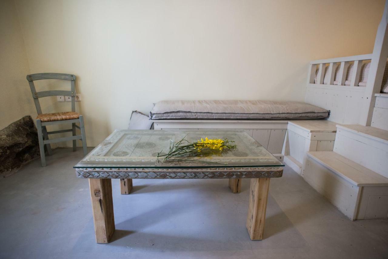 Villa Pyrgos Stone House à Emporeiós Extérieur photo