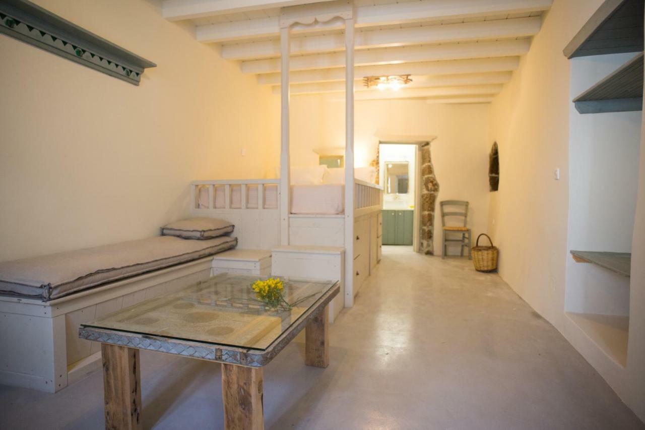 Villa Pyrgos Stone House à Emporeiós Extérieur photo