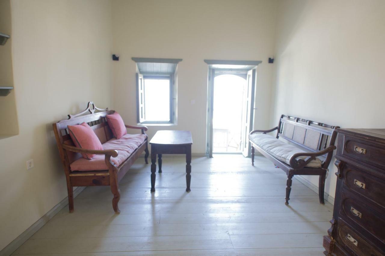 Villa Pyrgos Stone House à Emporeiós Extérieur photo