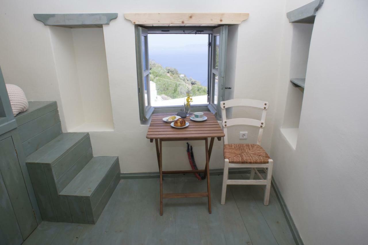 Villa Pyrgos Stone House à Emporeiós Extérieur photo
